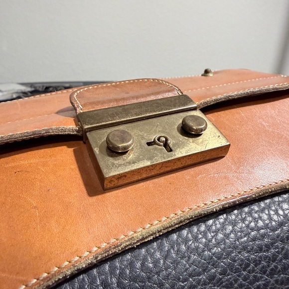 Dooney & Bourke Vintage Black and Tan Leather Bag - Picture 5 of 10